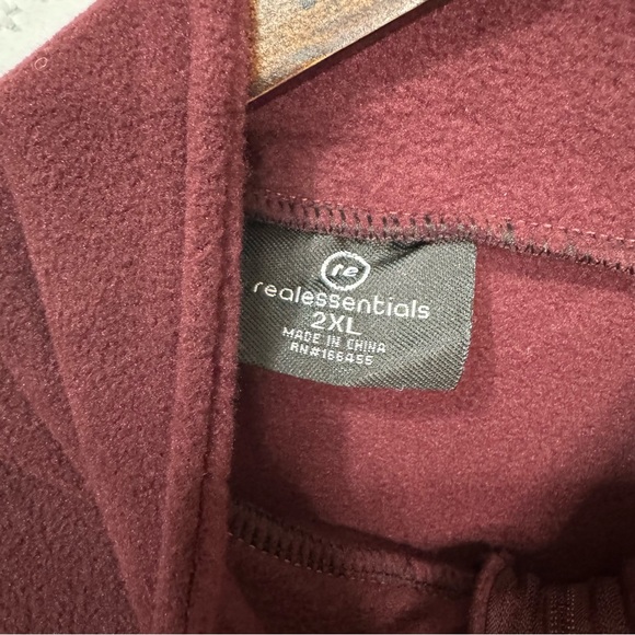 🎲 348. Real Essentials Women’s 2XL Burgundy Full Zip Fleece Jacket NWOT - Picture 7 of 7